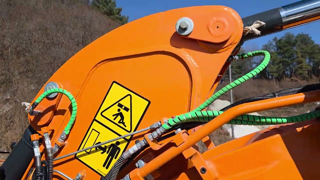 디벨론 DX150W-7K 투붐 실린더 구리스 니플 쪽 간섭은 없으신가요?steelwrist SQ X20 tiltrotator 