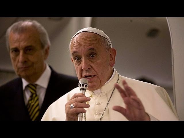 Bliv ophidset Formand Rejsende købmand Pope Francis likens child sex abuse by priests to 'satanic mass' in plane  interview - YouTube