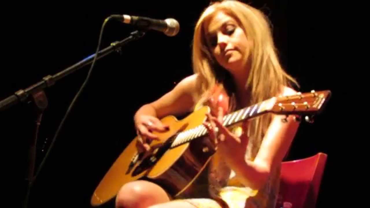 Lindsay Ell "Not Another Me" Acoustic, Live