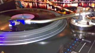 Miniatura de vídeo de "Macko - Tune Your Bass - FURY 12002 - 97 Jungle DnB"