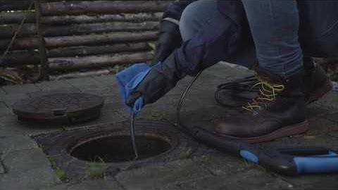 Demonstration of how to use Nilfisk drain & tube