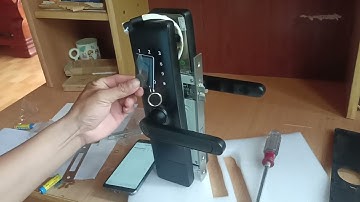 cách cài đặt khóa cửa gỗ thông mình tuya