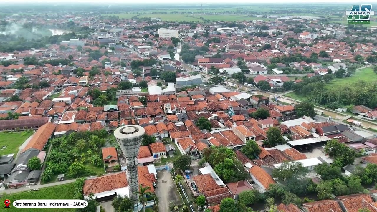 Menara Air PDAM yang Ikonik dari Ketinggian - Eksplorasi Desa Jatibarang Baru
