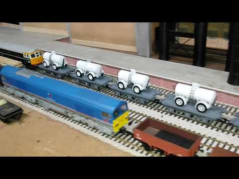 GWR RO MILK TANKERS ON 3 AXLE WAGON - YouTube