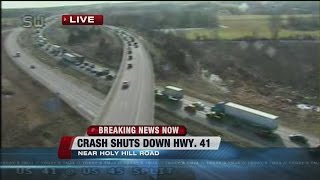 Crash shuts down Hwy 41 in Washington Co.