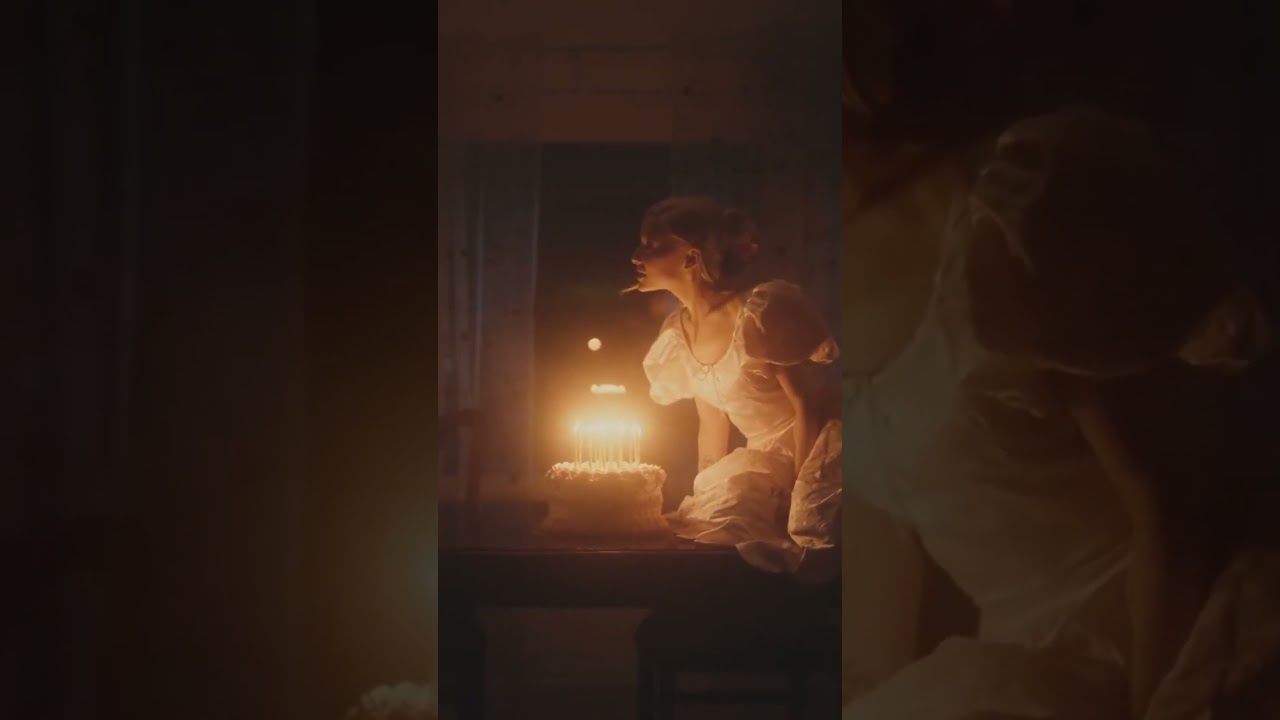 Ariana Grande | We can't be friends - Reverse Video . oediV esreveR #shorts adlı videoyu YouTube'da izle Ariana Grande | We can't be friends - Reverse Video . oediV esreveR #shorts adlı videoyu YouTube'da izle