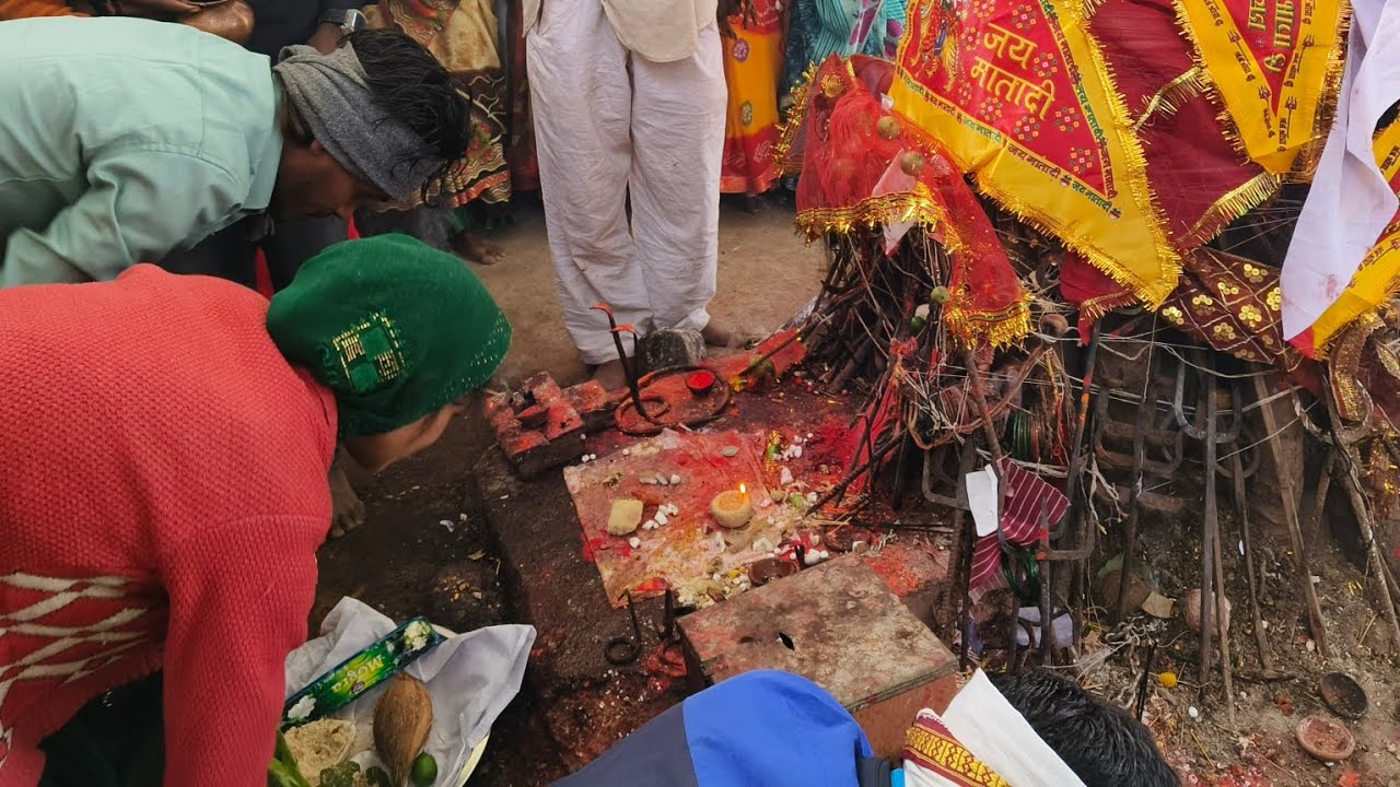 आदिवासी कोरकू लोकगीत//बुरु जारा परमो दोने// #adiwasilokgeet #adiwasikokusong #korkusongnew 🙏🙏