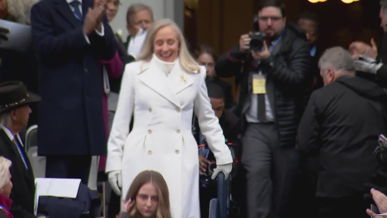 Gov. Abigail Spanberger signs 10 executive orders on first day