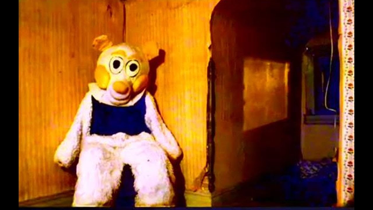 подвал мистера медведя. легенда 1999 мистер медведь. крипипаста 1999 мистер медведь. Caledon local 21 подвал мистера медведя. подвал мистера медведя 1999.