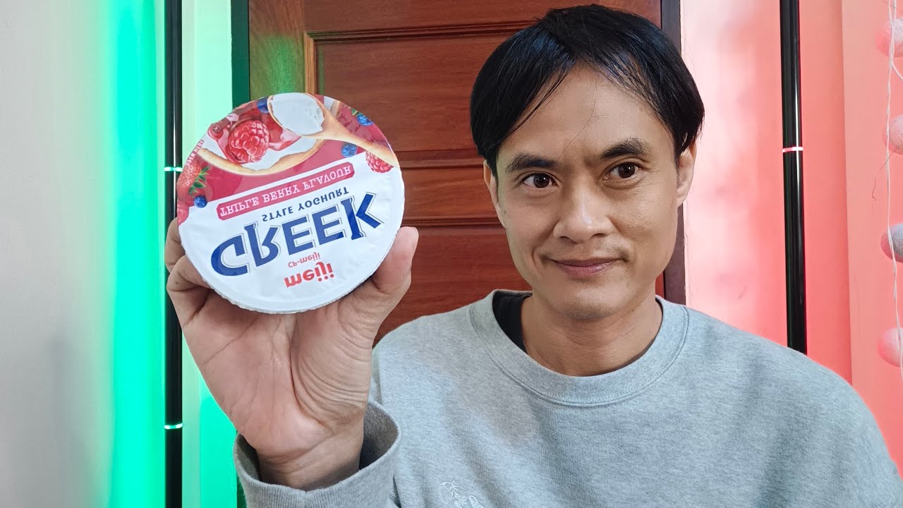รีวิวโยเกิร์ตกรีก greek style yoghurt  triple berry flavour ตรา cp meiji