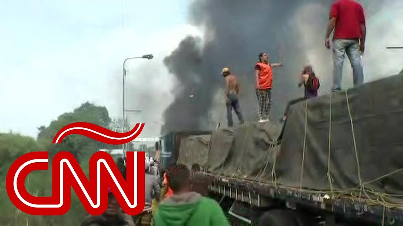 Arden camiones con ayuda humanitaria entrando a Venezuela YouTube Arden camiones con ayuda humanitaria entrando a Venezuela YouTube