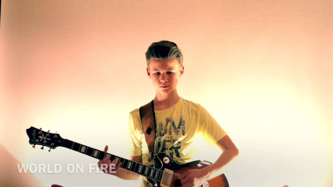 10 SLASH GUITAR RIFFS-Julius Trippner