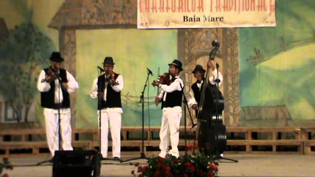 taraful de la Mociu---castigatorii festivalului tarafurilor traditionale-baia mare-2013...