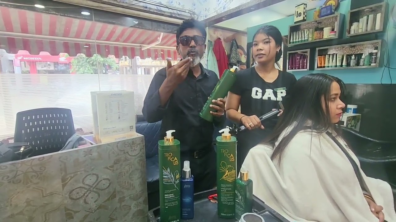 Phyto Ativo Thermal Alignment treatment in salon demonstration at Raju Reyaz Unisex Salon