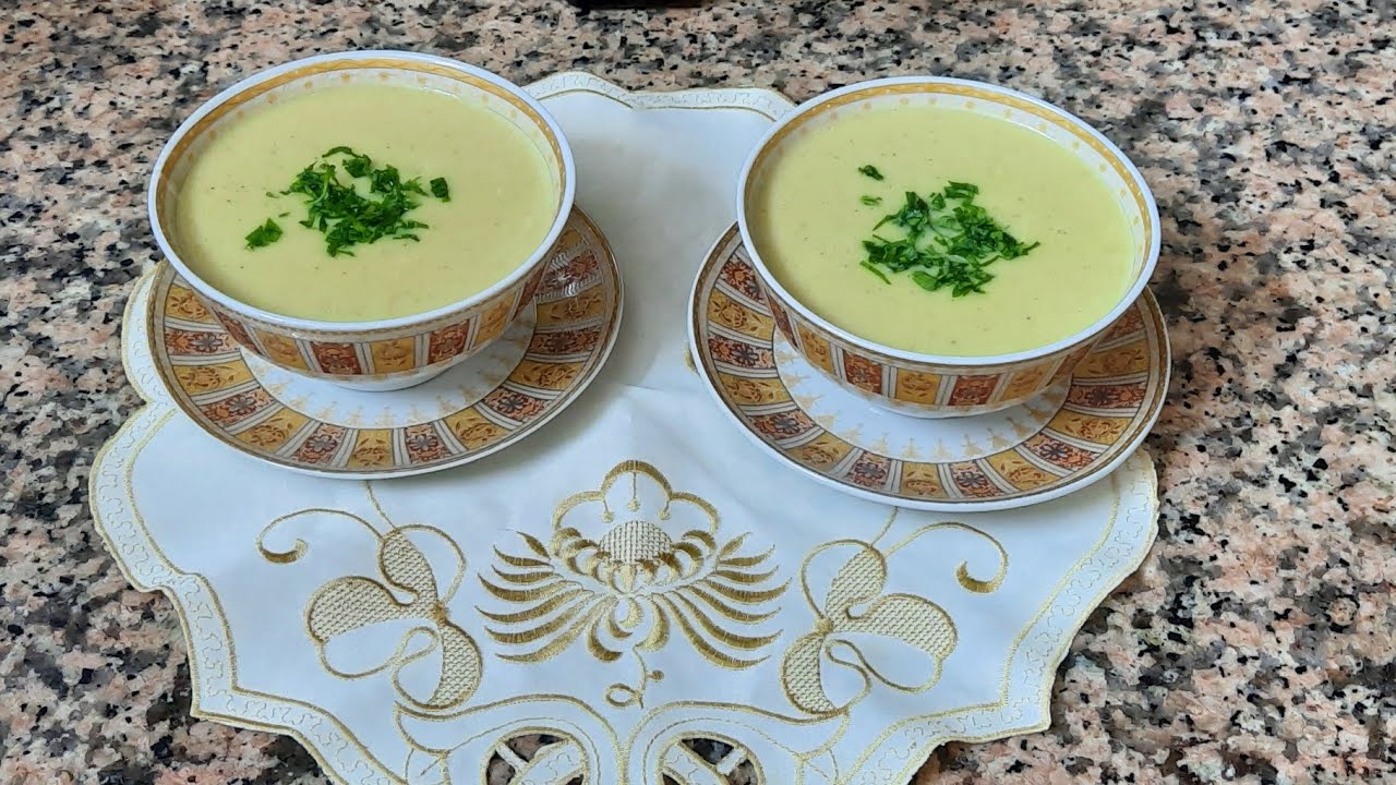 شوربة الكرعة الخضراء (الكورجيت) غاااااية في اللذة و تحضر في دقائق