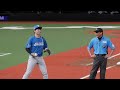 清水優心と審判が楽しそうに会話をする 北海道日本ハムファイターズ