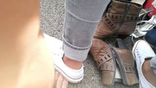 How is new white converse hand crush social experiment How is new white converse hand crush social experiment