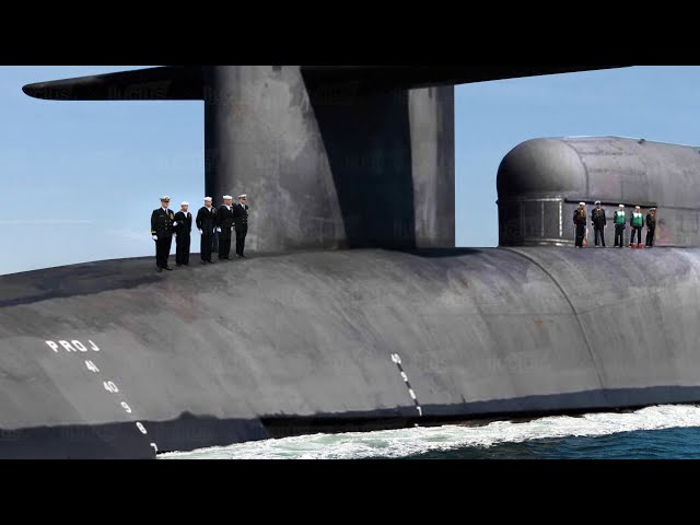 Life Inside US $4 Billion Nuclear Submarine Patrolling The Oceans class=