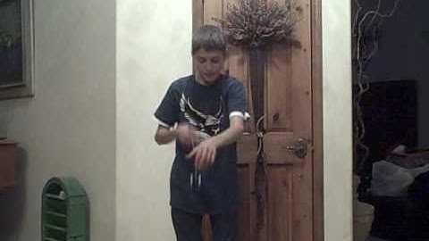 How to do YoYo tricks for intermediate: Split the Atom