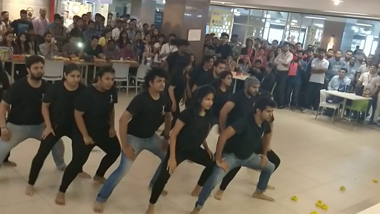 Ganpati Bappa Morya - Sada Dil vi Tu | ABCD | FlashMob | Ganapati Special | EON | M & M Crew