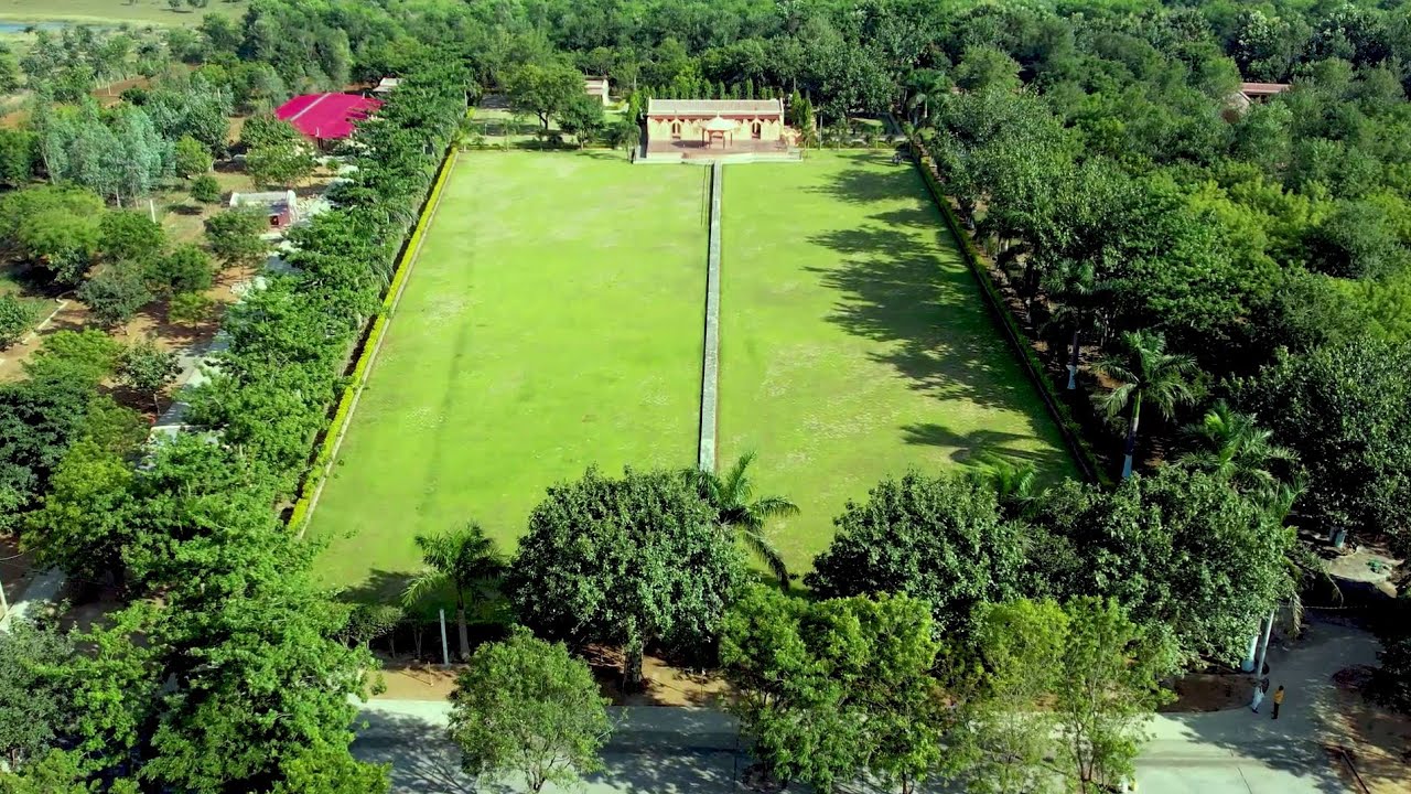 श्री परमहंस आश्रम औरा का वीडियो