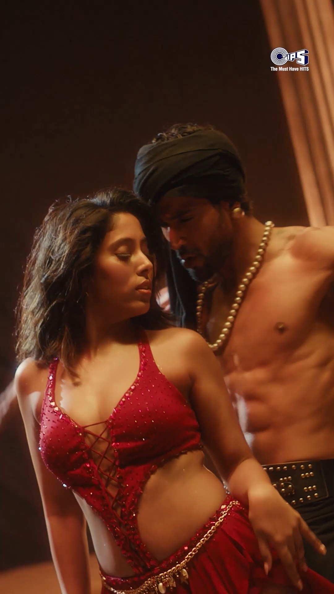 महबूबा! Baby Get On The Floor ???#JaanLegiMehbooba is Out Now #dance #romanticsong