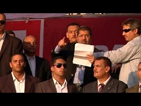 محمد مرسي يقسم امام الجماهير في ميدان التحرير