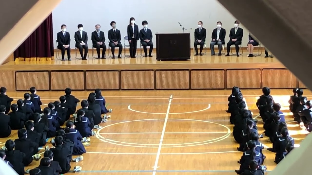 学校の離任式