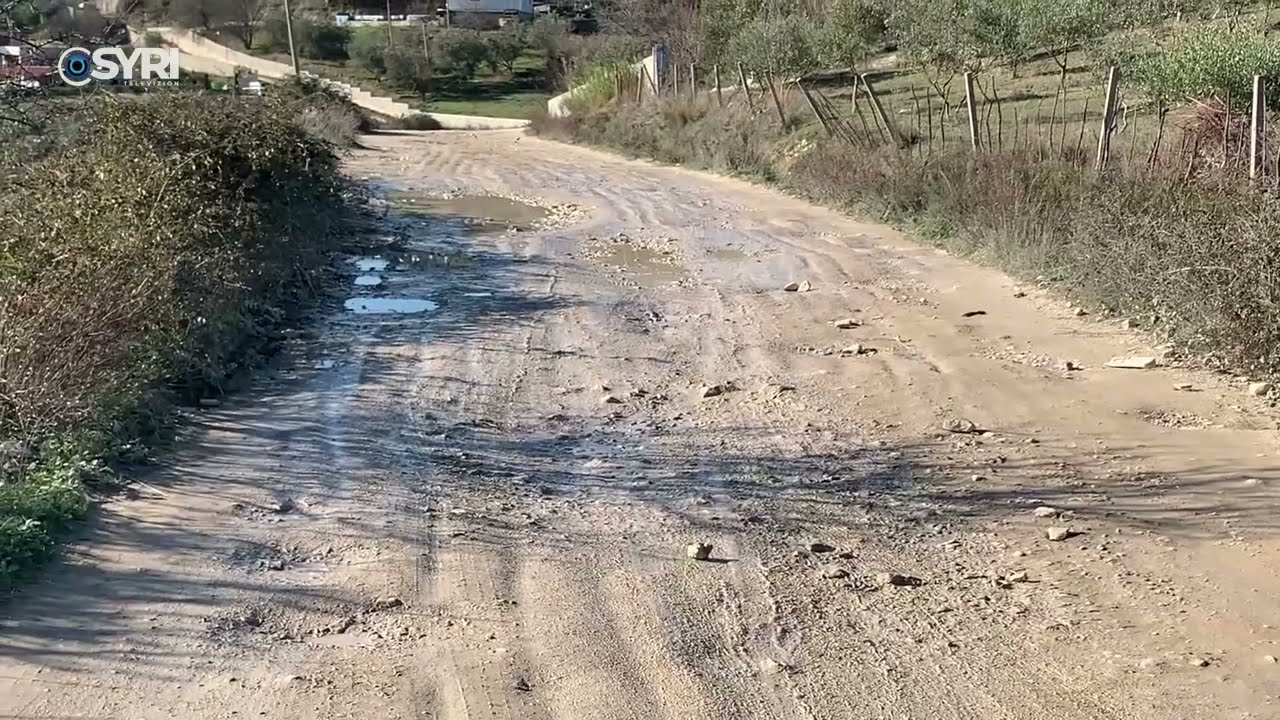 Fshati Romës në Selenicë pa rrugë, banorët nuk shkojnë dot në Vlorë