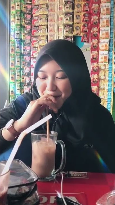 MINUM ES KOPI DI TEMENIN DOI | HALU STORY #shorts  #storyhalu #storyig #storywa