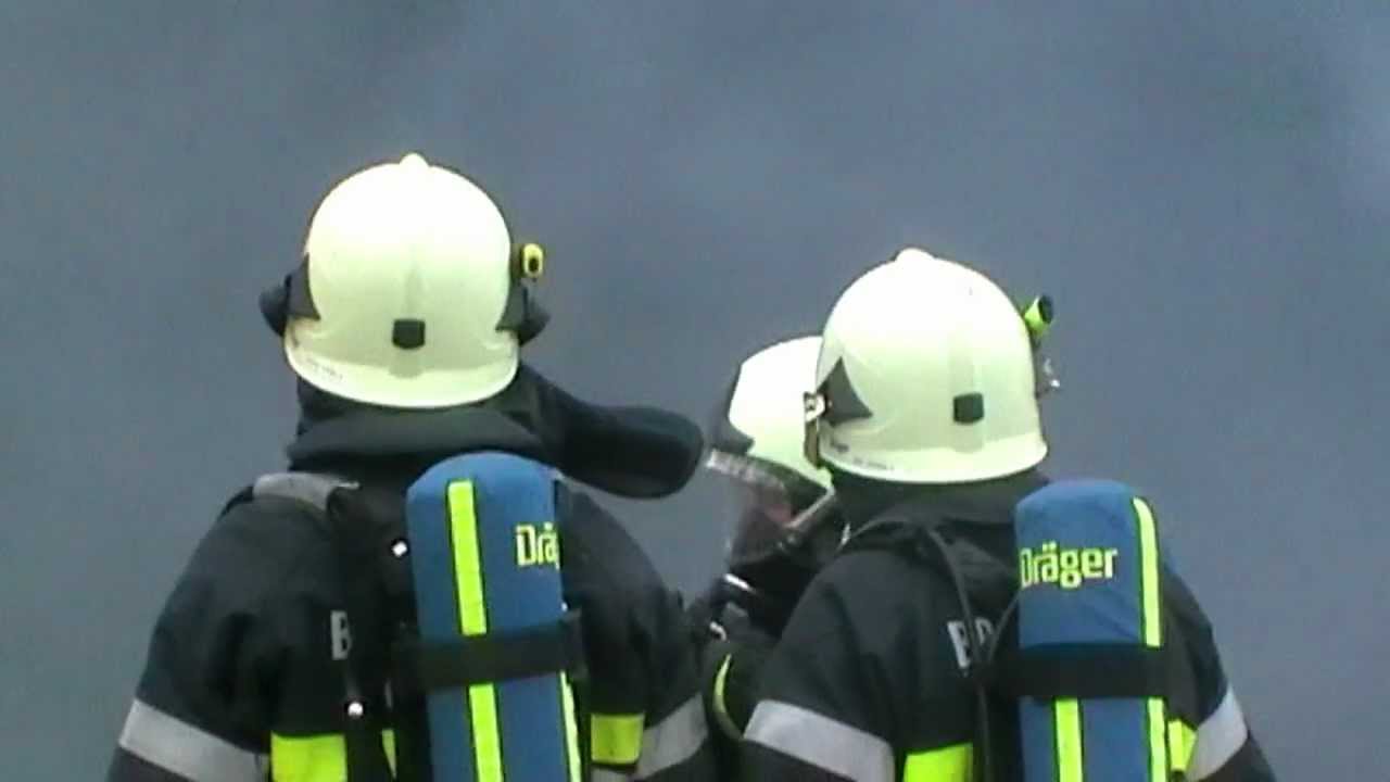 Brandweer Torhout - Brand in loods in Veldegem | 04-01-2012
