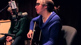 Video-Miniaturansicht von „Mike & Ruthy - "The Feckled Ocean" - Radio Woodstock 100.1 - 1/29/15“