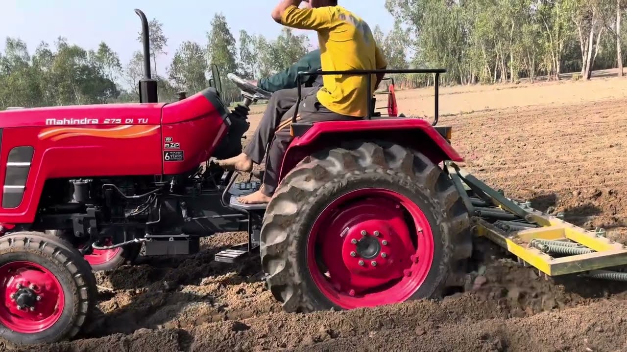 Tiller pe Mahindra tractor ki rell bana di