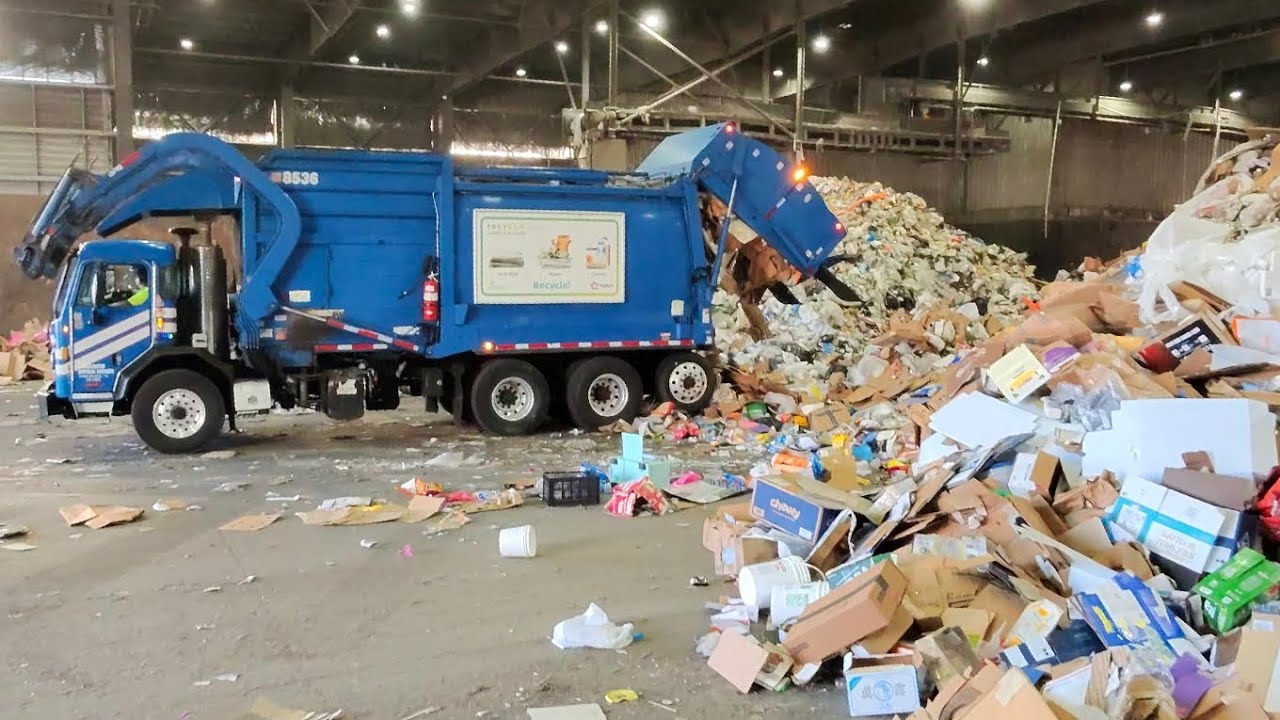 LA Sanitation Trash Truck Driver POV:  Recycle ♻️