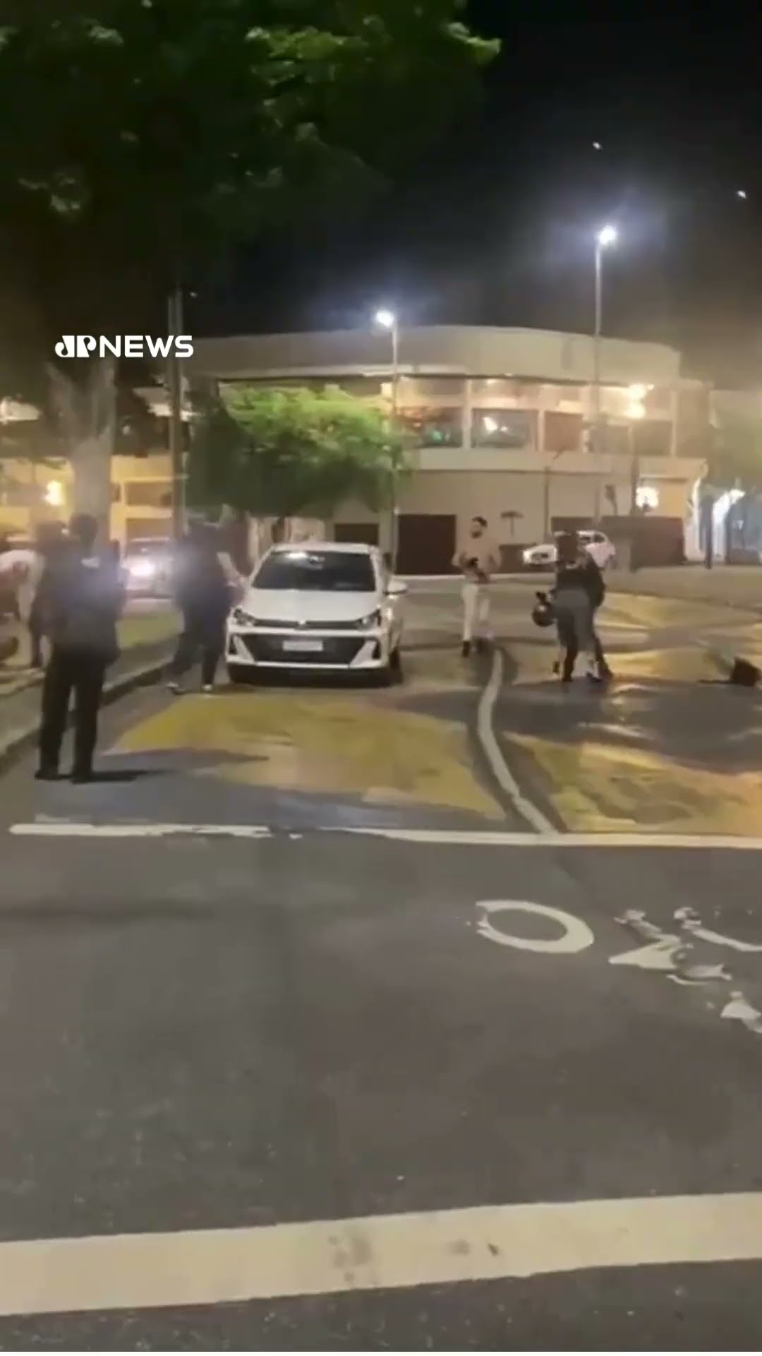 Vídeo registra briga que resultou na morte de advogado em Minas Gerais #shorts