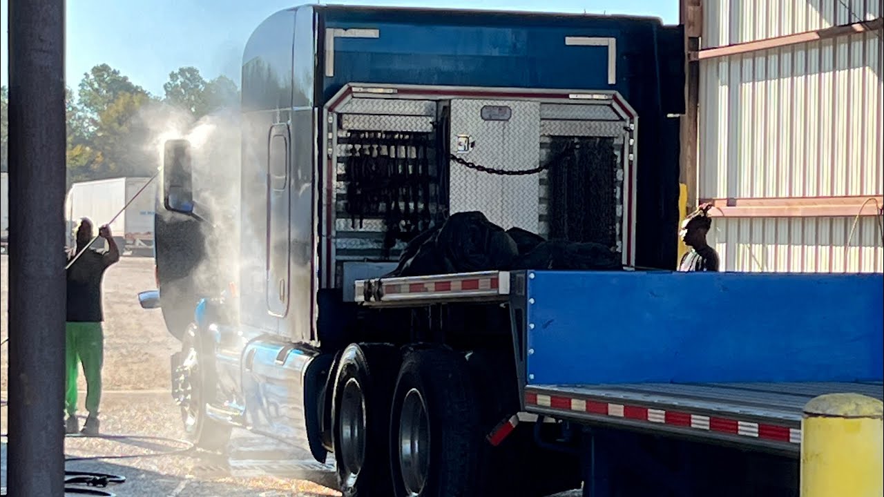 Tough week in trucking: had to DIY replace air bags. Trucking in southeastern USA this week.