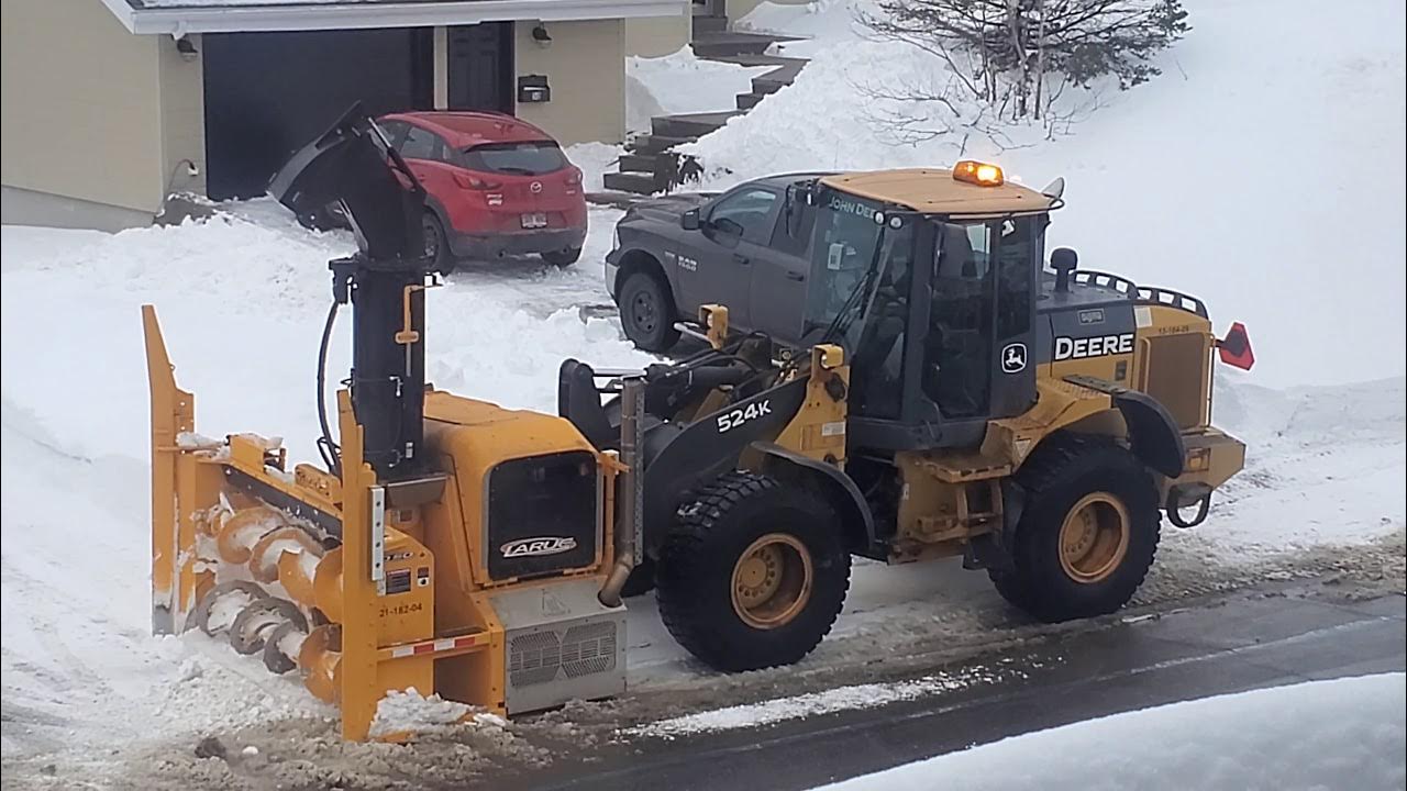 Souffleuse à neige géante, camions et grader, l'hiver au Québec - YouTube