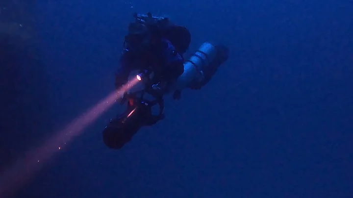 Diving the Rex Baer