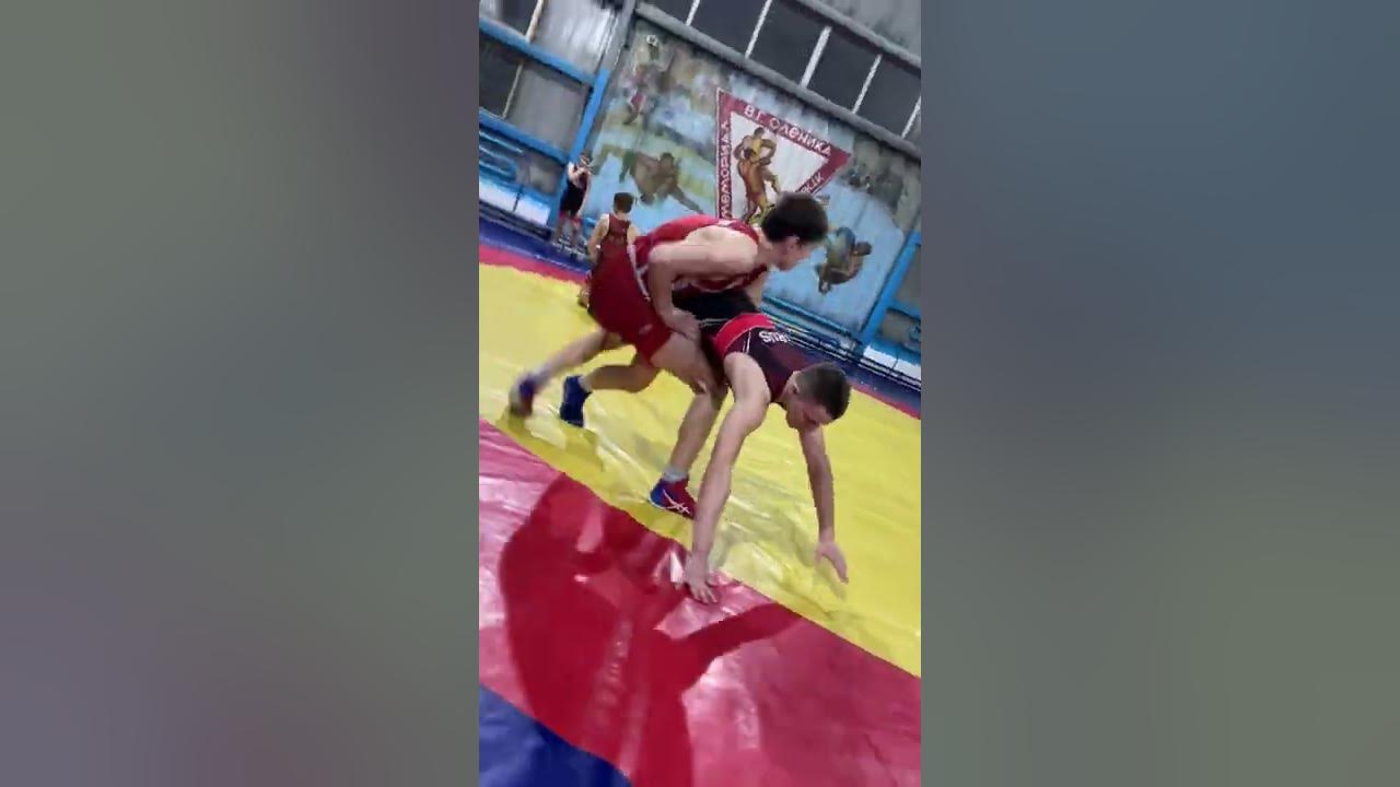 Азамат Кустубаев греко Римская борьба