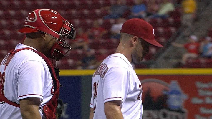 Outfielder Schumaker throws inning in relief