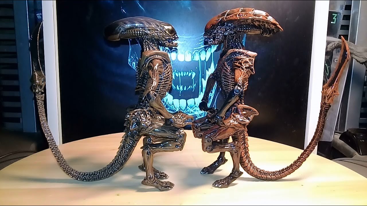 Trophy chase! Neca Prowler Alien & Runner Alien (Series 1) from Aliens Fireteam Elite Review.
