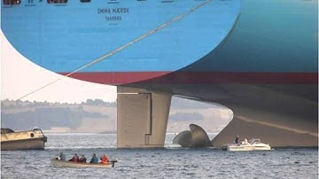 Biggest container ship in the world , Emma Maersk