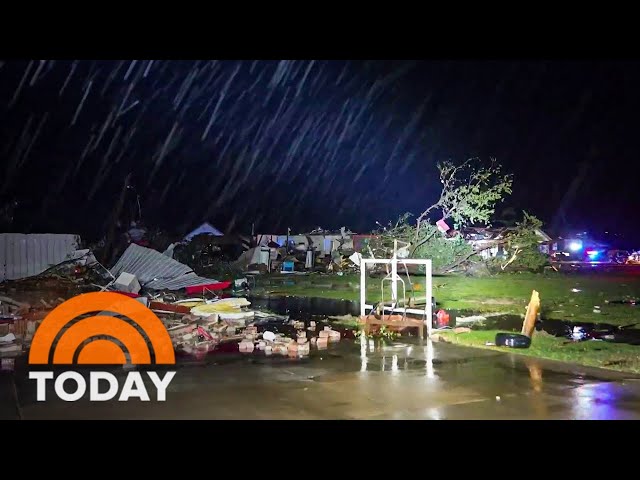 New round of tornadoes rip through central US, more on the way class=