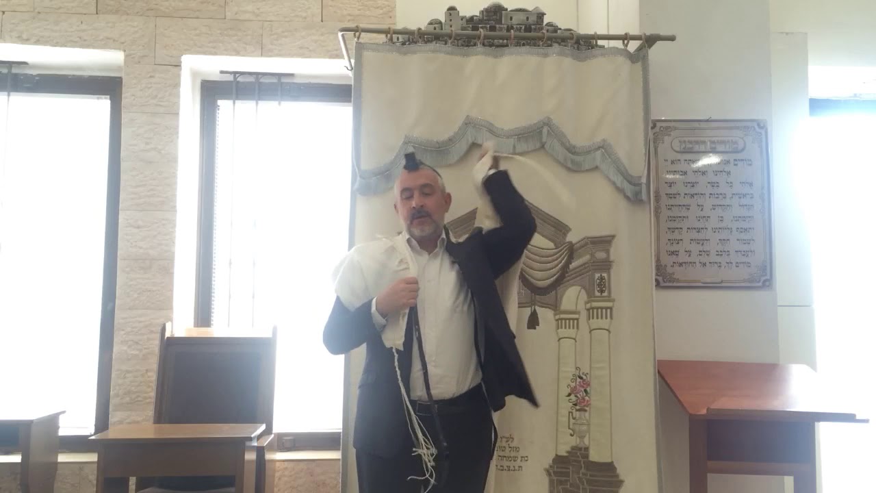 Rav Yakov Sitruk - Netilat Yadaim (enchaîner les Netilat des toilettes et de Motsi?) - 16/11/2016