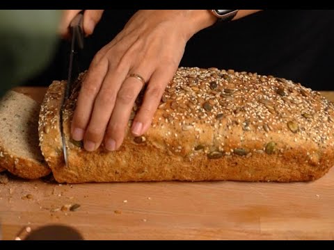   خبز بالحبوب