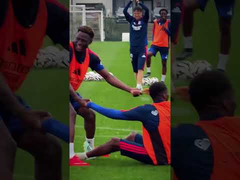 🤩💫 Clinton Mata, mesdames et messieurs #olympiquelyonnais #ol #football