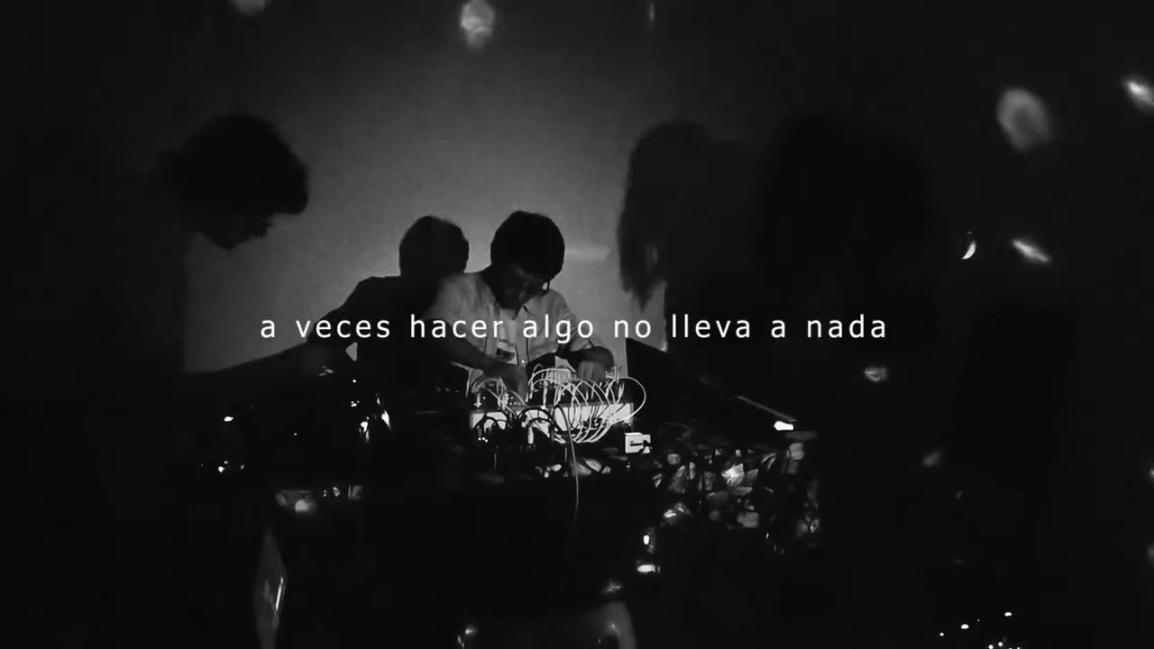 A veces hacer algo no lleva a nada - Afraid his horses / Bruthundo / Johan Fuentes