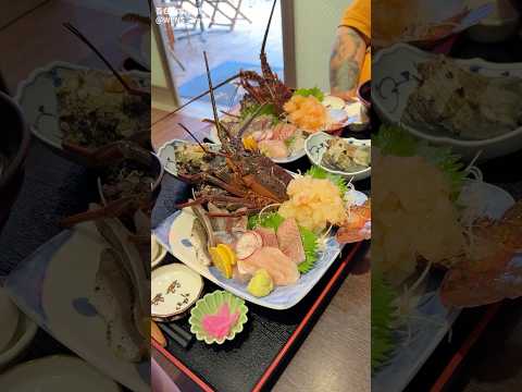 往江之島前的午餐｜龍蝦像是從海裡直接撈上來一樣 ????????