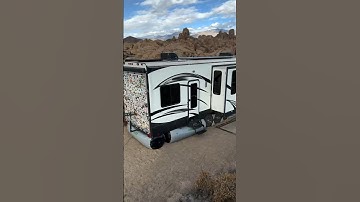 🥶Winter is here! ⬇️ description for all  tips! @airskirts8476 #rving #rv #rvlife #winter