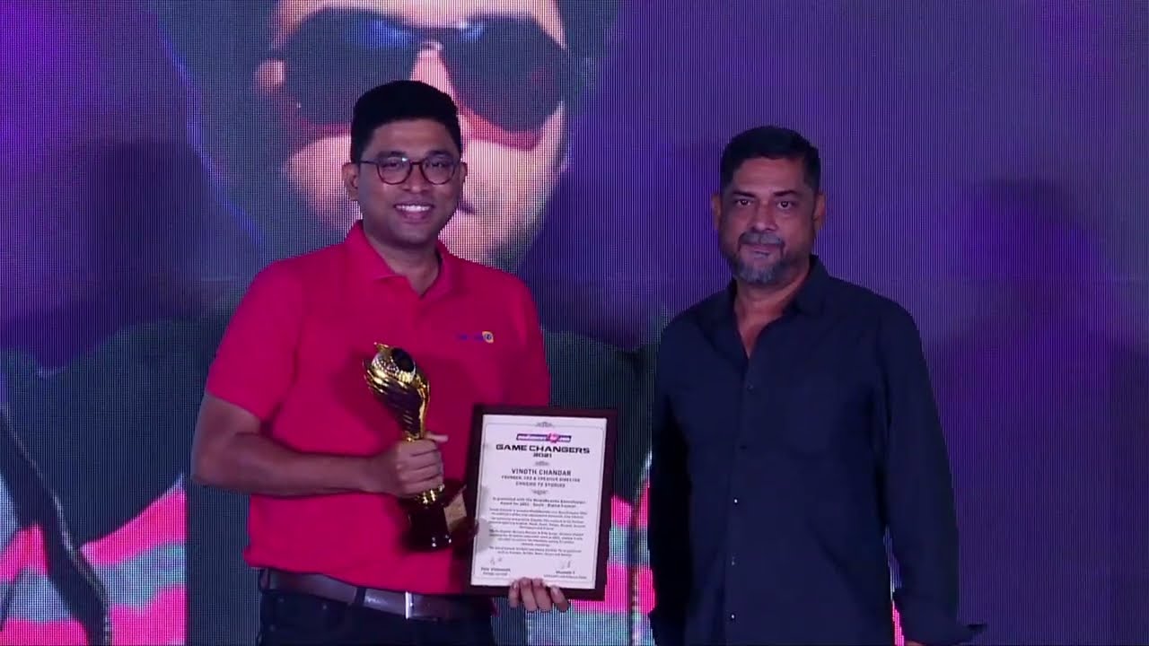Vinoth Chandar is presented with the Medianews4u Gamechanger Award for 2021- South - Digital Content